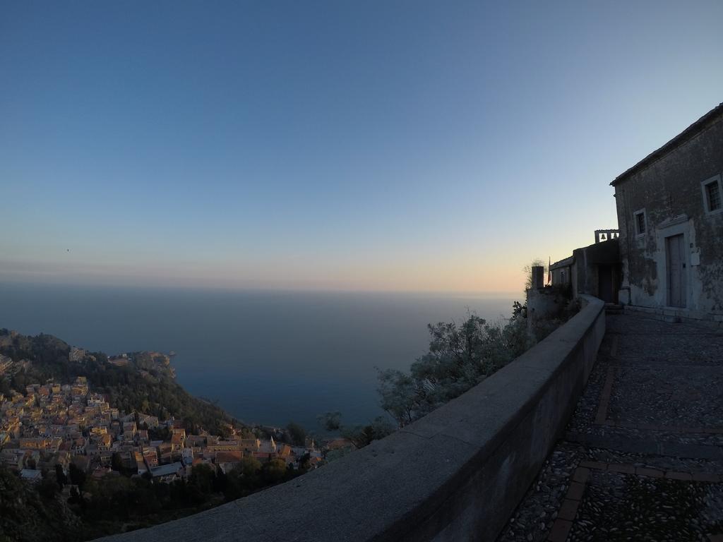 Sunshine Apartment Taormina Exterior foto