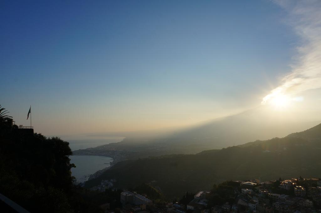 Sunshine Apartment Taormina Exterior foto