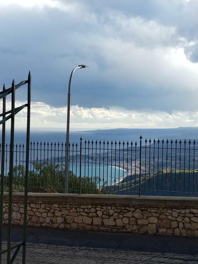 Sunshine Apartment Taormina Exterior foto